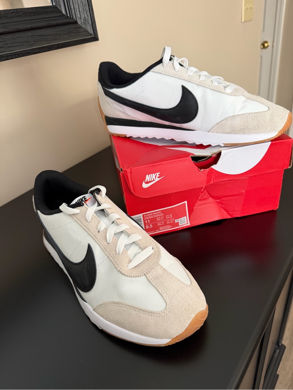Nike Women’s  white and black  Pacific Sneakers